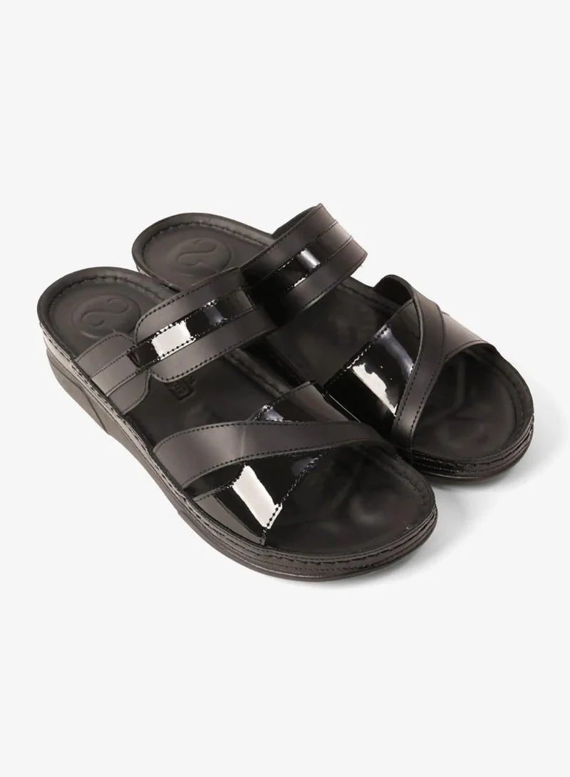 كومفورت بلس شباشب نسائية جلدية فائقة النعومة كومفورت بلس أسود